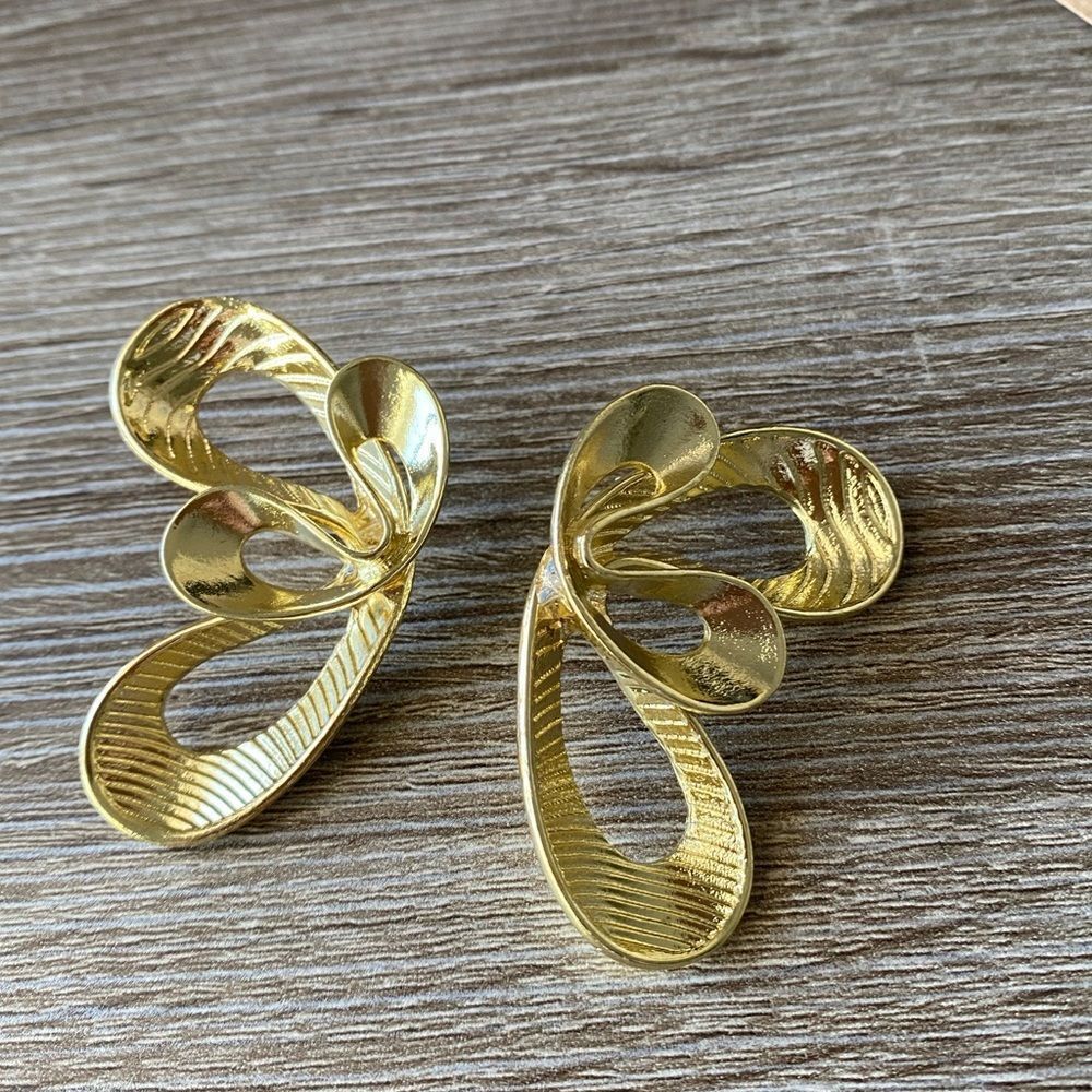 Anthropologie Gold Swirl Earrings